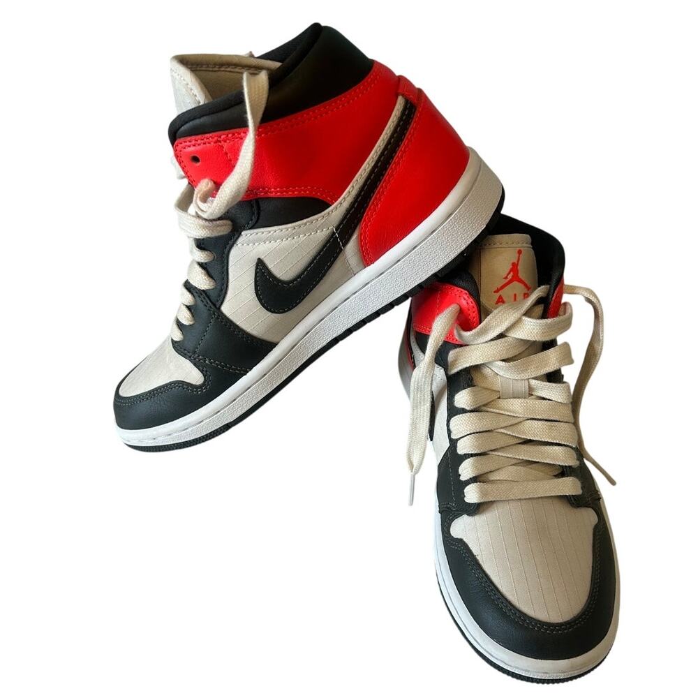 Nike Jordan 1 Mid SE Newsprint Light Orewood dark grey/black /bright Crimson